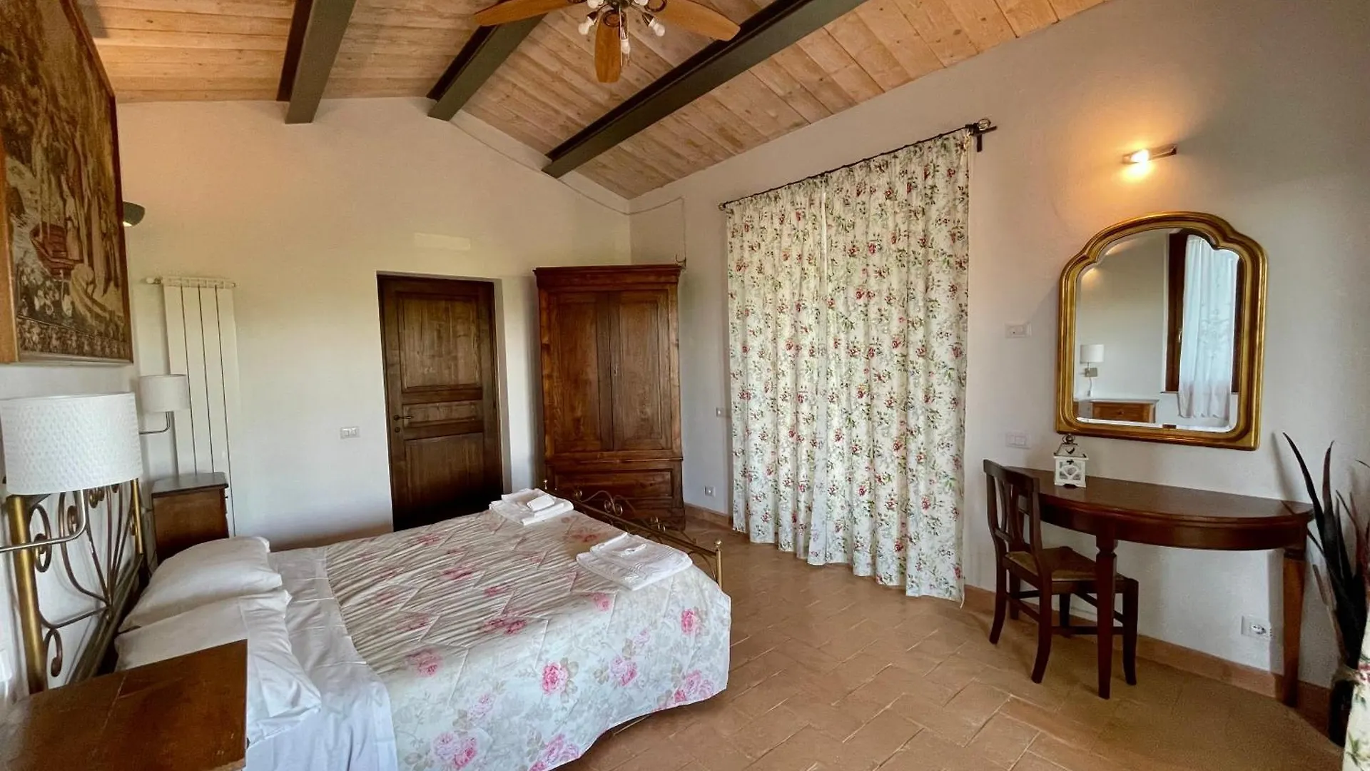 Casa de Férias Il Nido Del Falco Nelle Antiche Mura Saturnia Itália